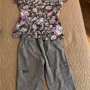 Women’s Scrub Sets